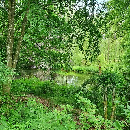 Sur La Rive Vierre Дом отдыха *